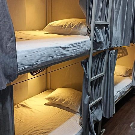Saffron Dormitory Goregaon East Mumbai  Buitenkant foto